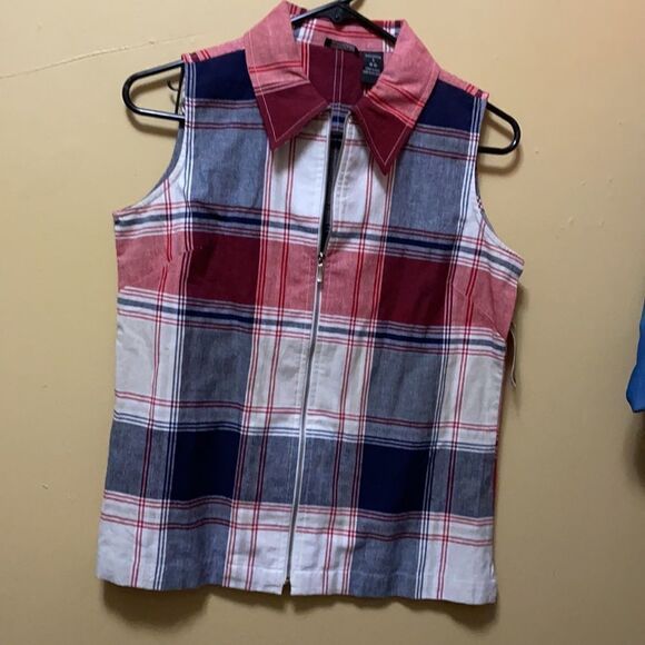 WOMENS NORTHCREST PLAID ZIP SLEEVELESS SHIRT - Picture 1 of 2